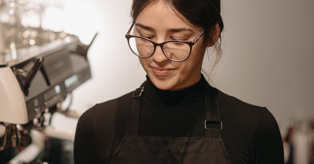 professional woman cafe