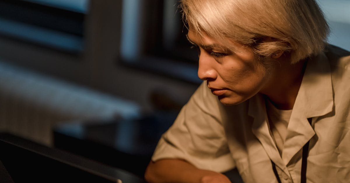 woman working late laptop